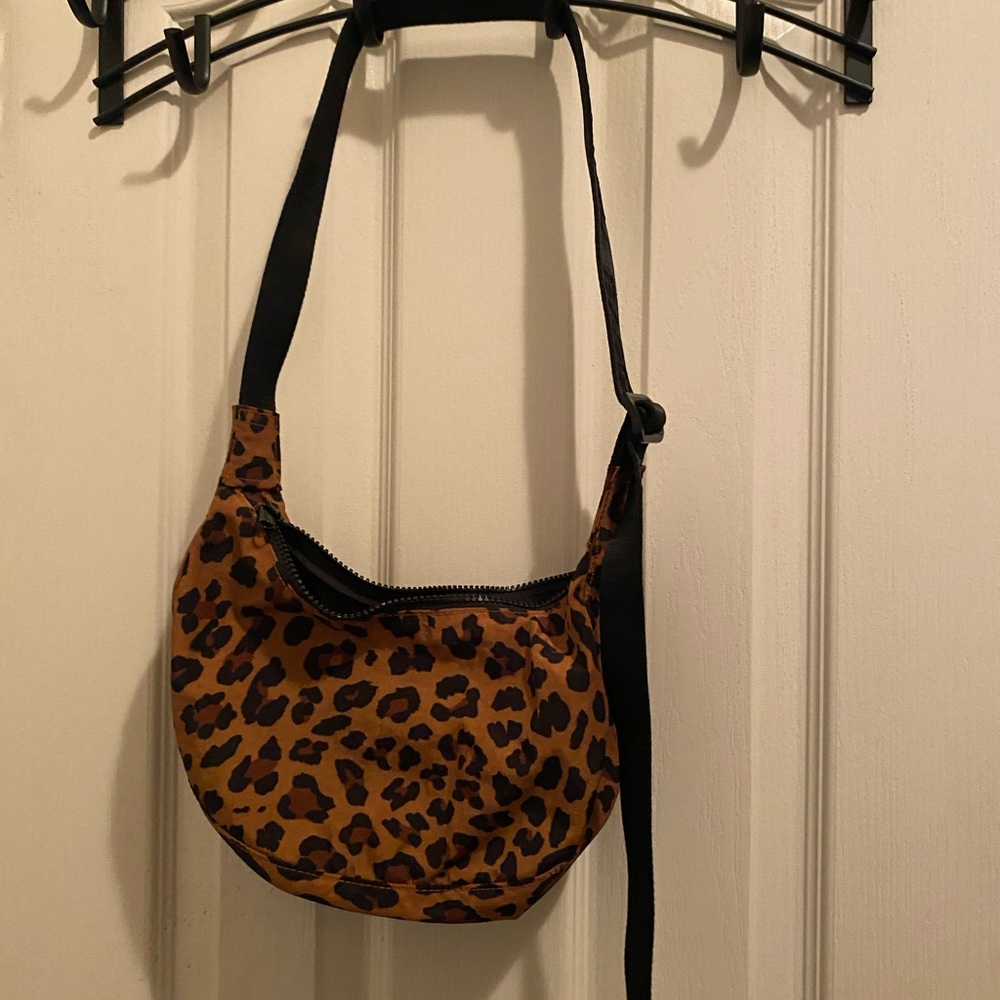 BAGGU Leopard Print Shoulder Bag with Black Strap